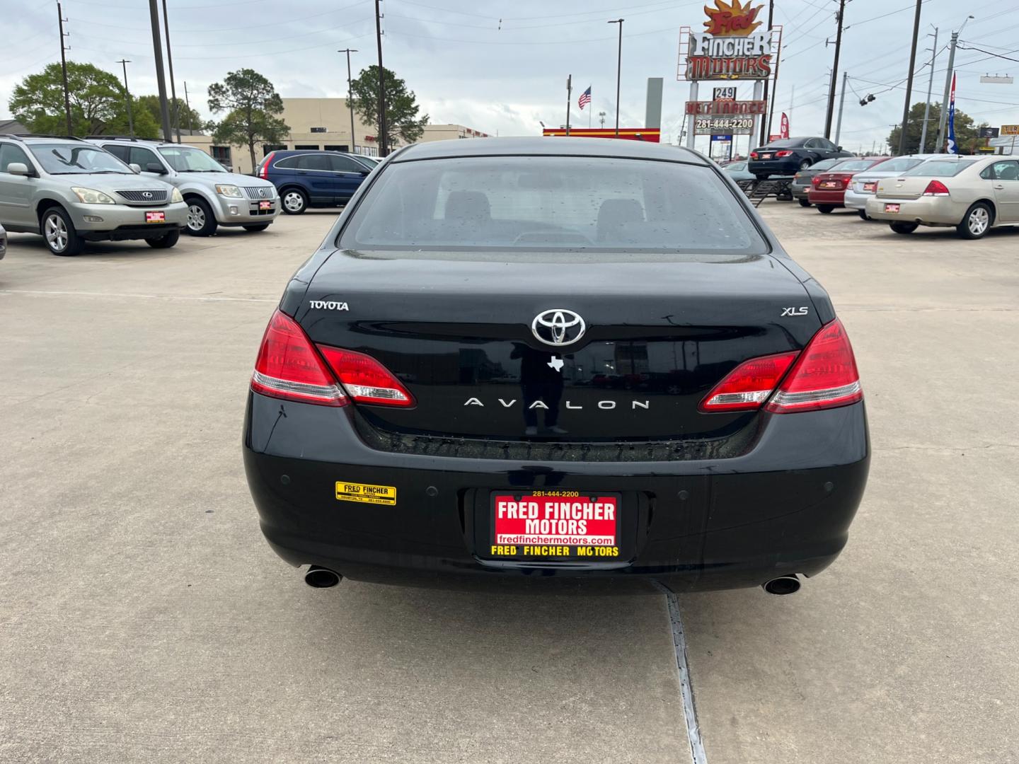 2006 Black /TAN Toyota Avalon Limited (4T1BK36B66U) with an 3.5L V6 DOHC 24V engine, 5-Speed Automatic Overdrive transmission, located at 14700 Tomball Parkway 249, Houston, TX, 77086, (281) 444-2200, 29.928619, -95.504074 - Photo#5